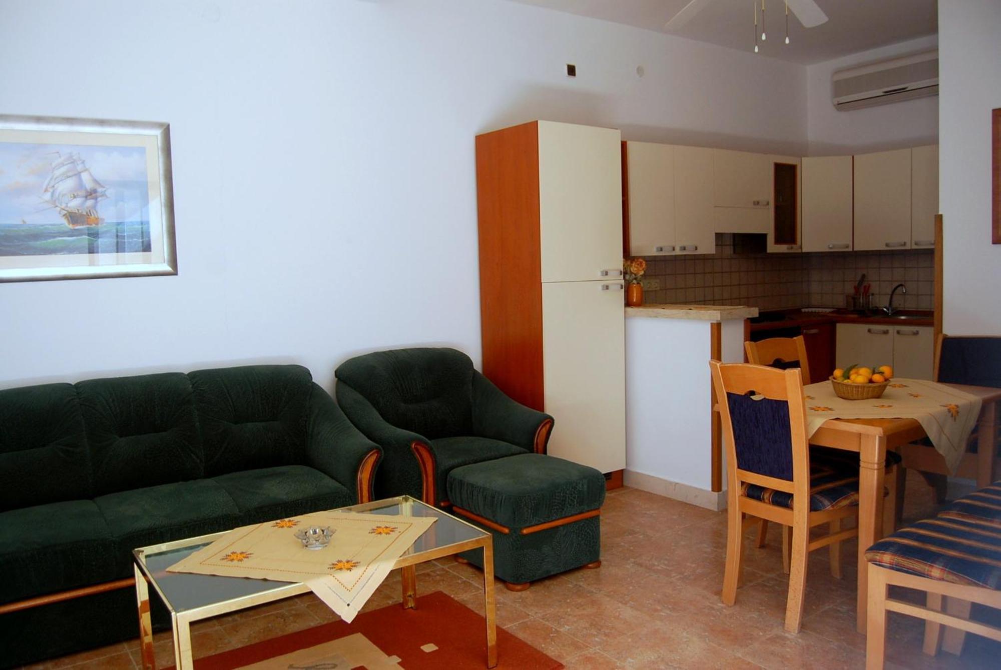 Apartments And Rooms Villa Mir 자톤 객실 사진