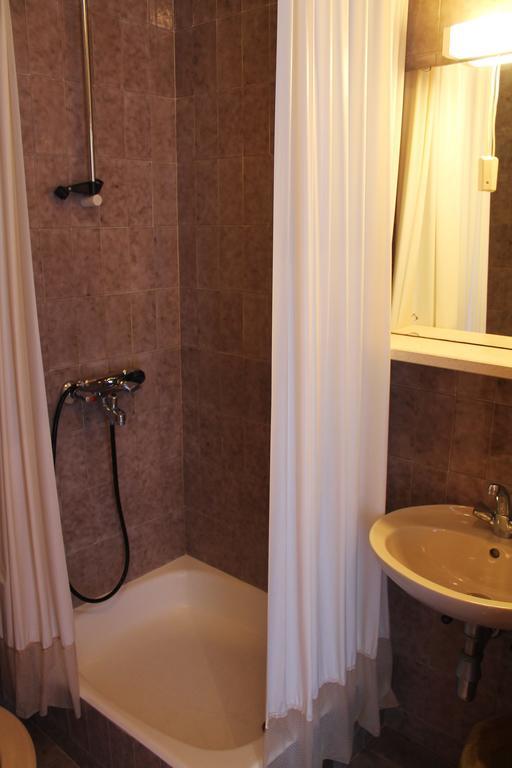 Apartments And Rooms Villa Mir 자톤 외부 사진