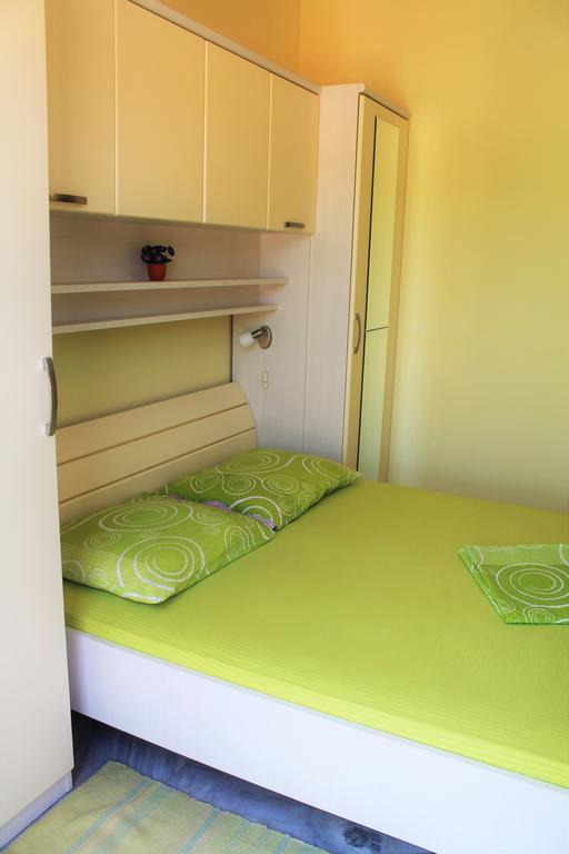 Apartments And Rooms Villa Mir 자톤 외부 사진