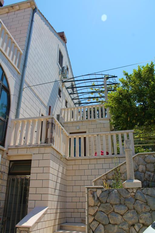 Apartments And Rooms Villa Mir 자톤 외부 사진