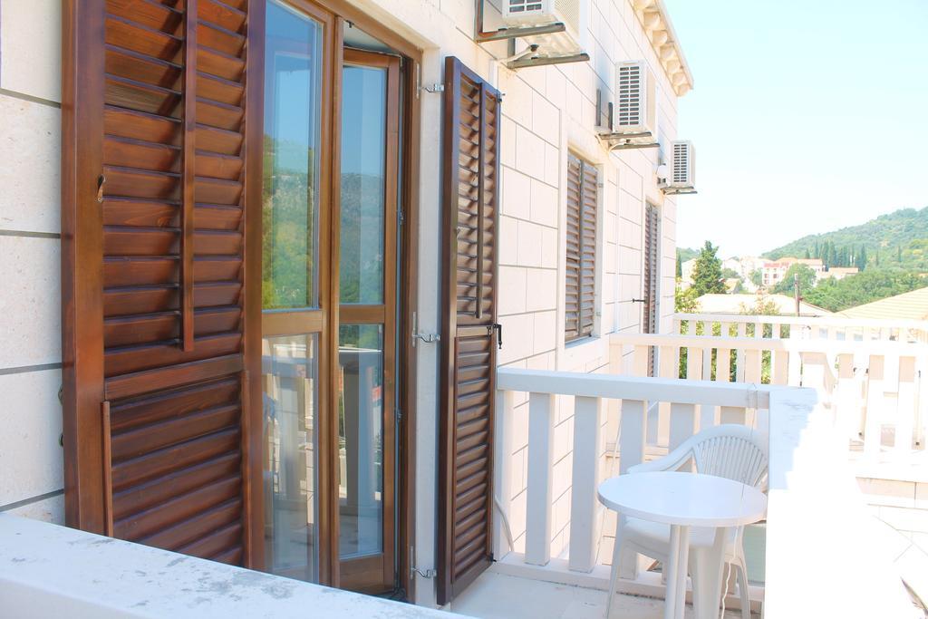 Apartments And Rooms Villa Mir 자톤 외부 사진