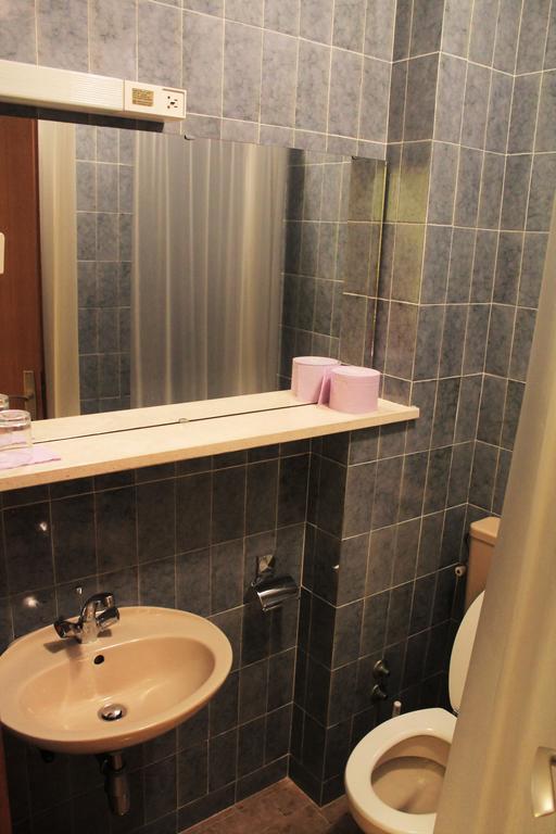 Apartments And Rooms Villa Mir 자톤 외부 사진