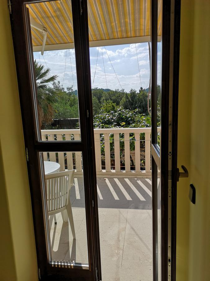Apartments And Rooms Villa Mir 자톤 외부 사진